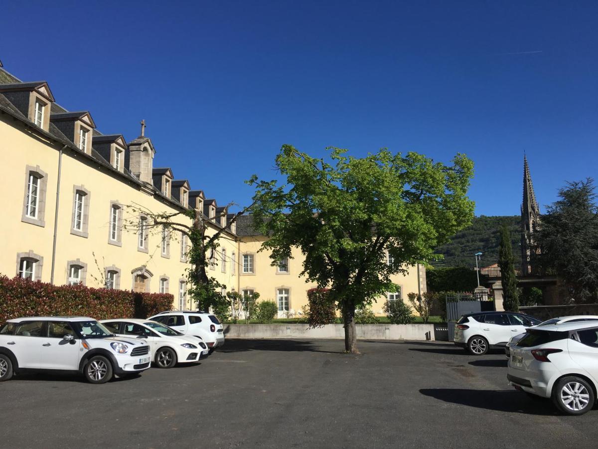 Le 1837 Aparthotel Saint-Affrique Bagian luar foto