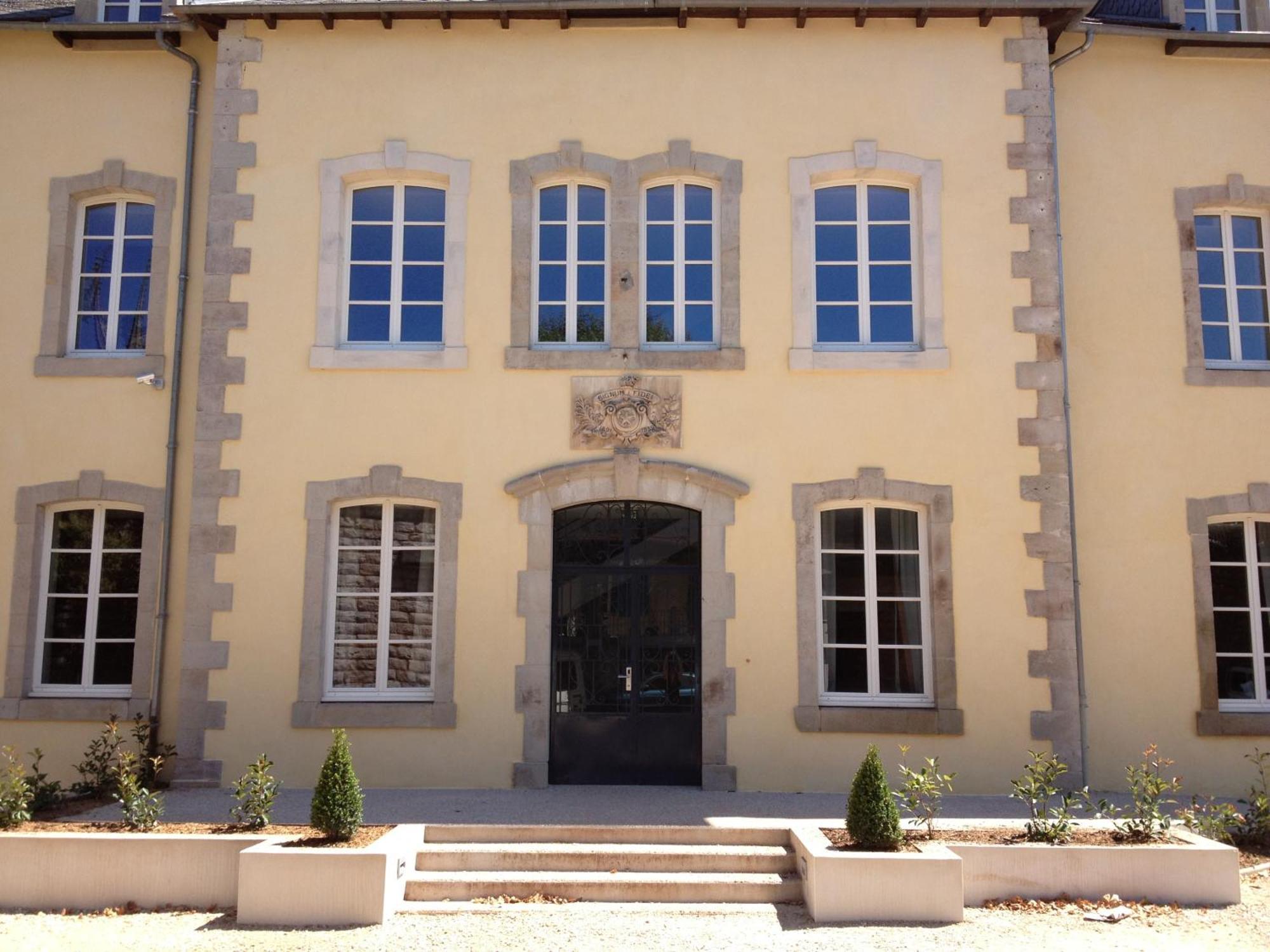 Le 1837 Aparthotel Saint-Affrique Bagian luar foto