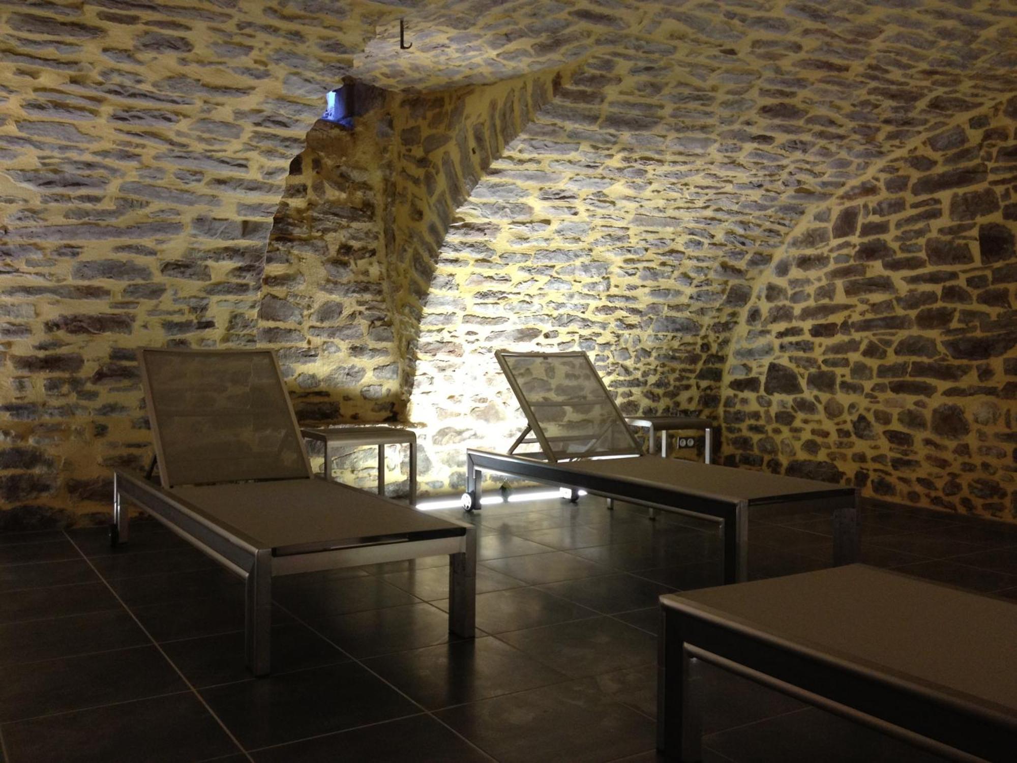 Le 1837 Aparthotel Saint-Affrique Bagian luar foto