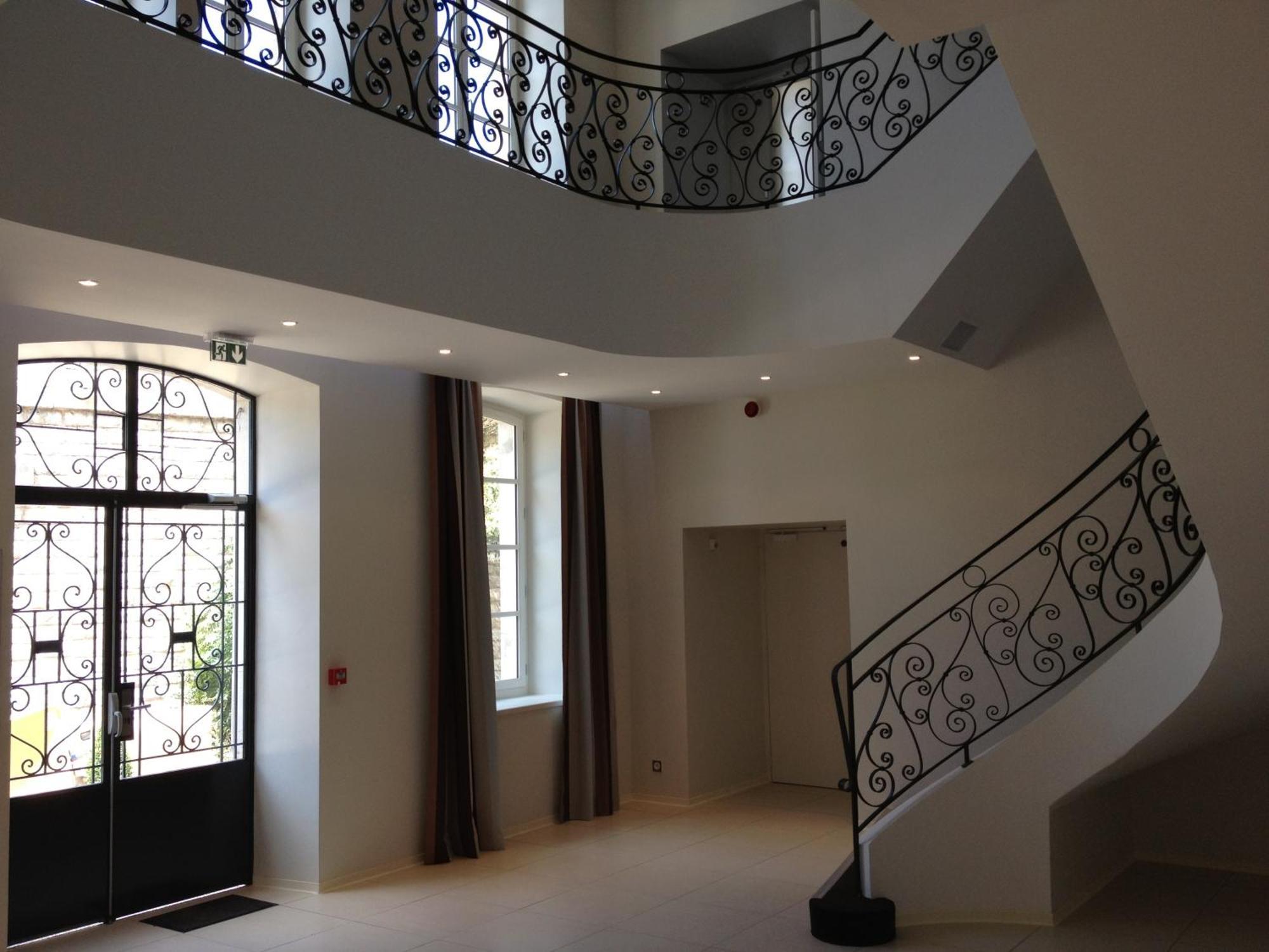 Le 1837 Aparthotel Saint-Affrique Bagian luar foto