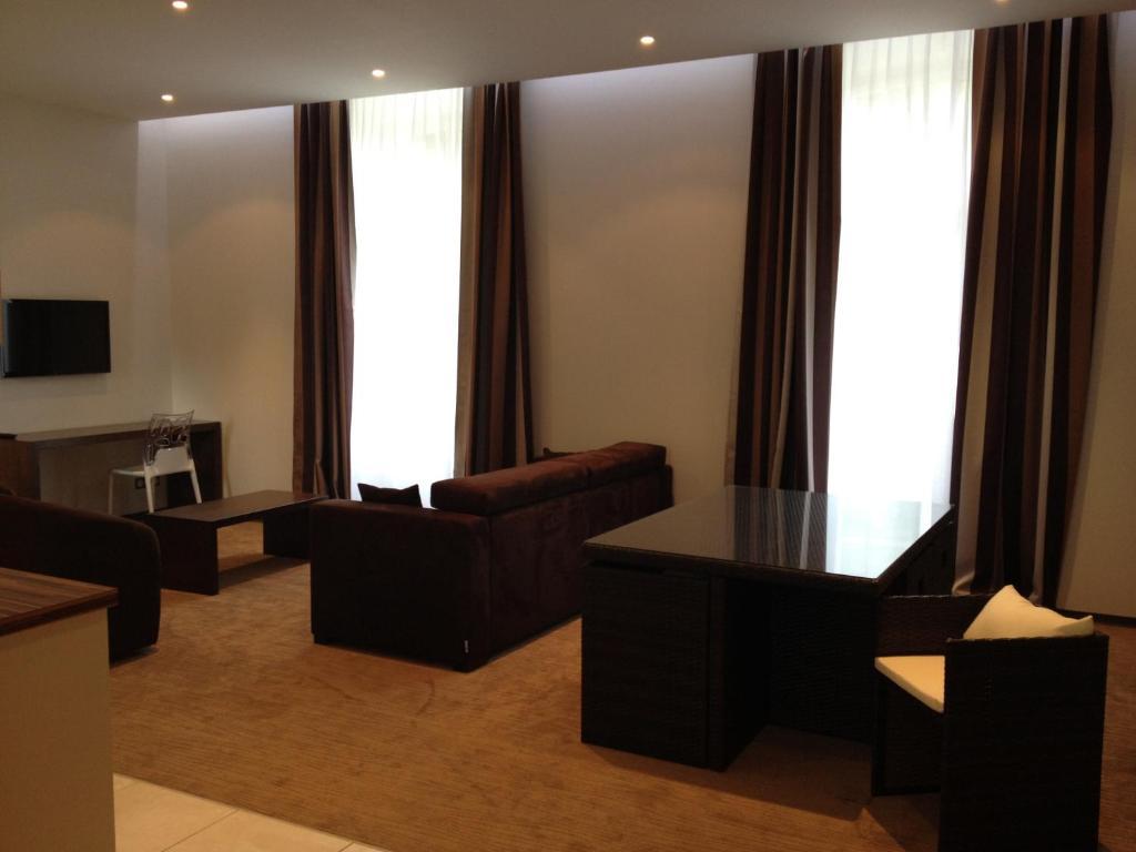 Le 1837 Aparthotel Saint-Affrique Ruang foto