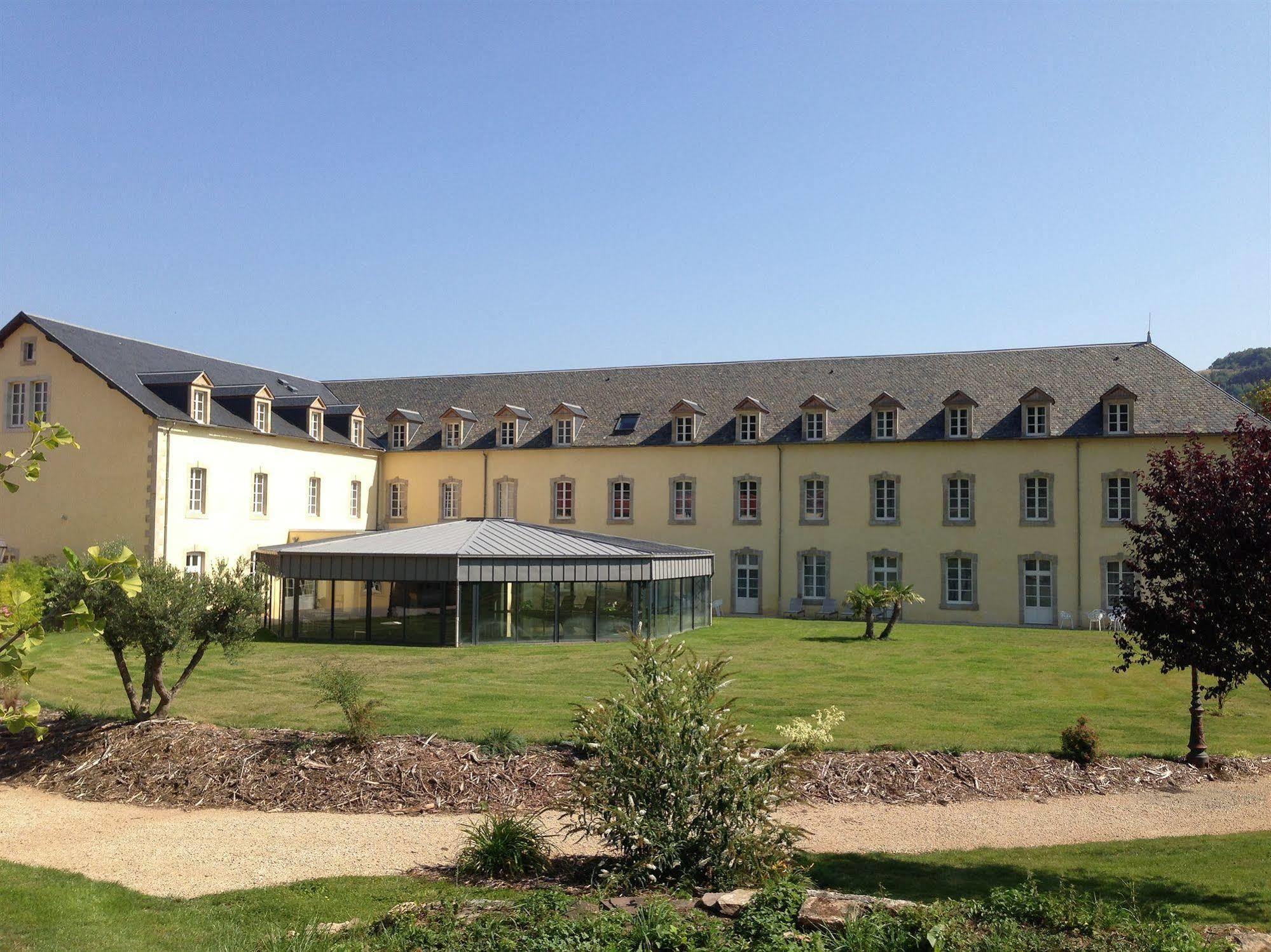 Le 1837 Aparthotel Saint-Affrique Bagian luar foto