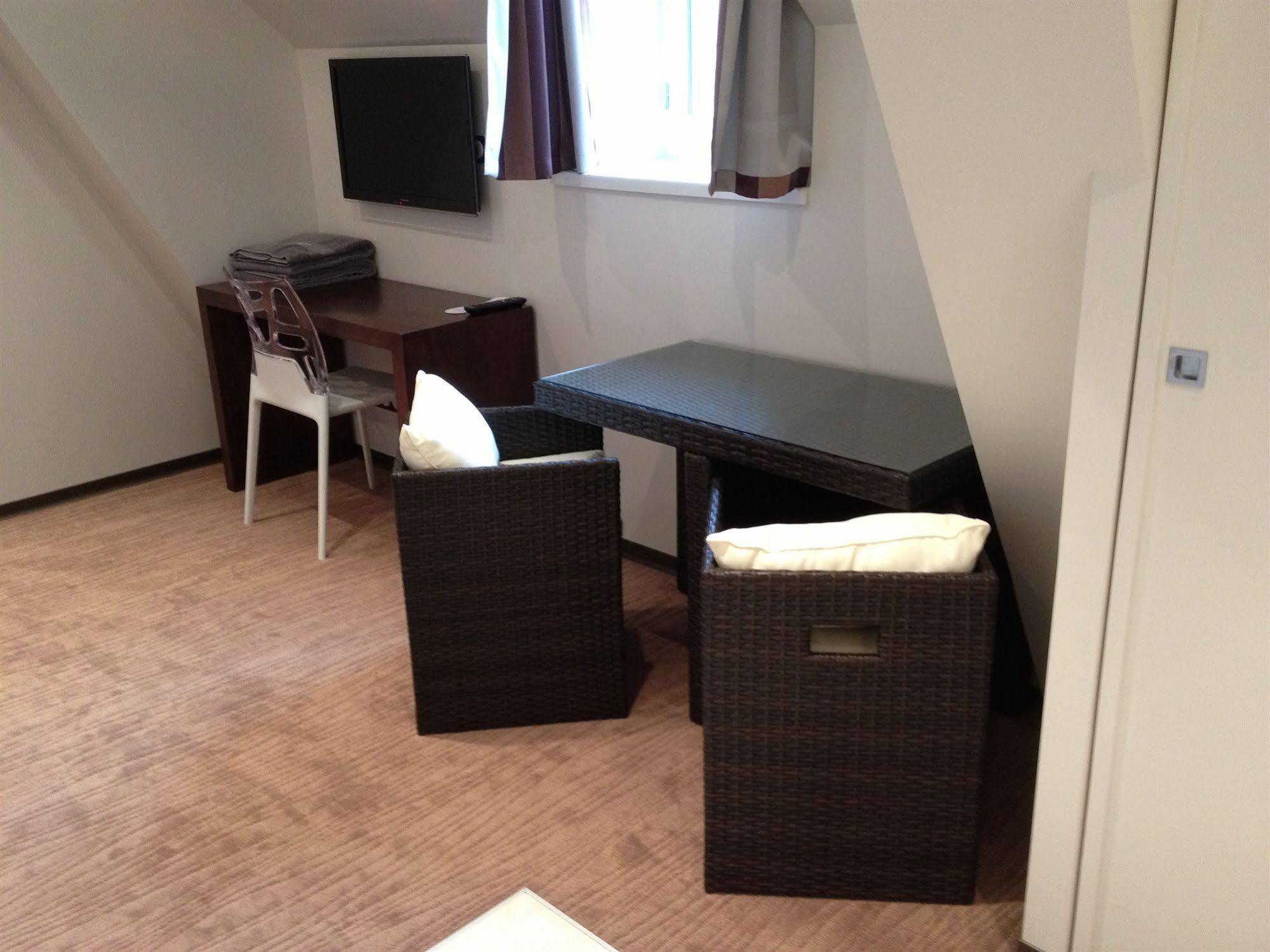 Le 1837 Aparthotel Saint-Affrique Bagian luar foto