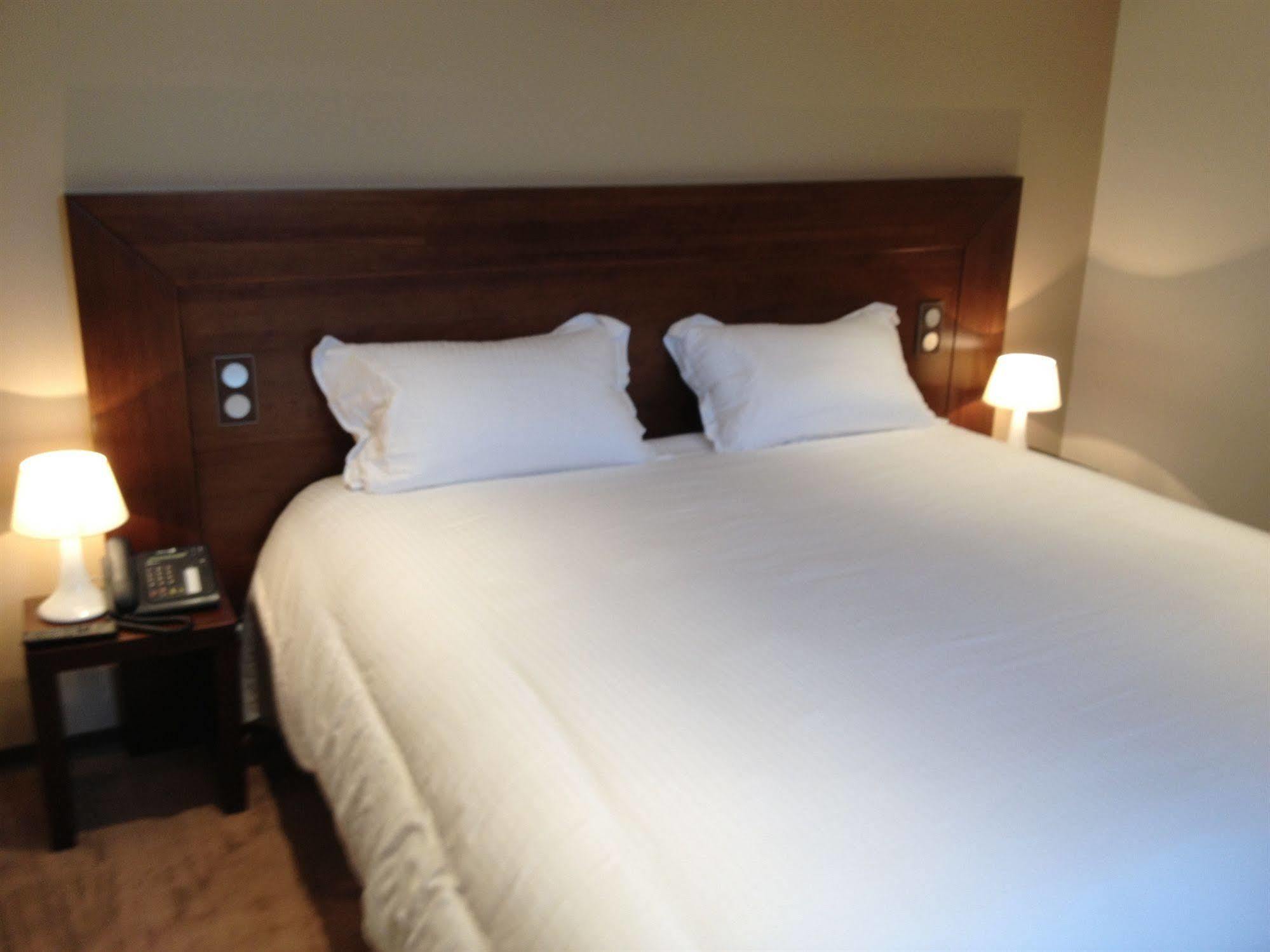 Le 1837 Aparthotel Saint-Affrique Bagian luar foto